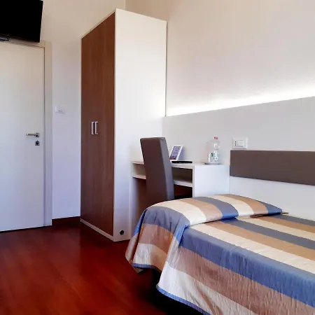 Telenia Hotel 3*